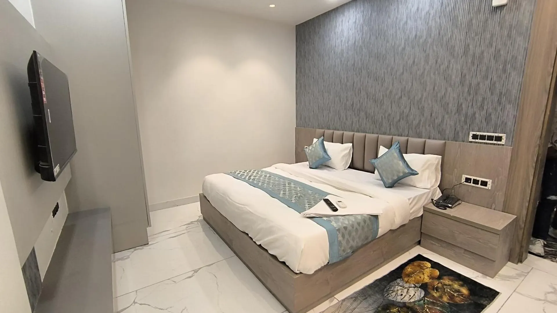 Prime Rooms - Satya Niketan Nr South Campus Metro New Delhi