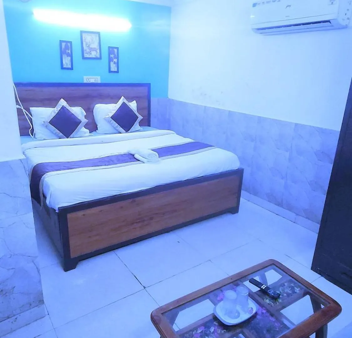 Prime Rooms - Satya Niketan Nr South Campus Metro contacts