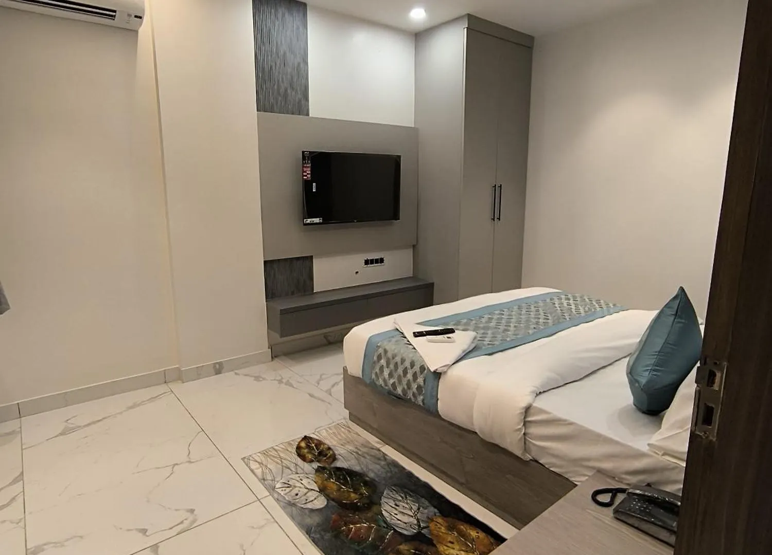 Prime Rooms - Satya Niketan Nr South Campus Metro Нью-Дели Отель