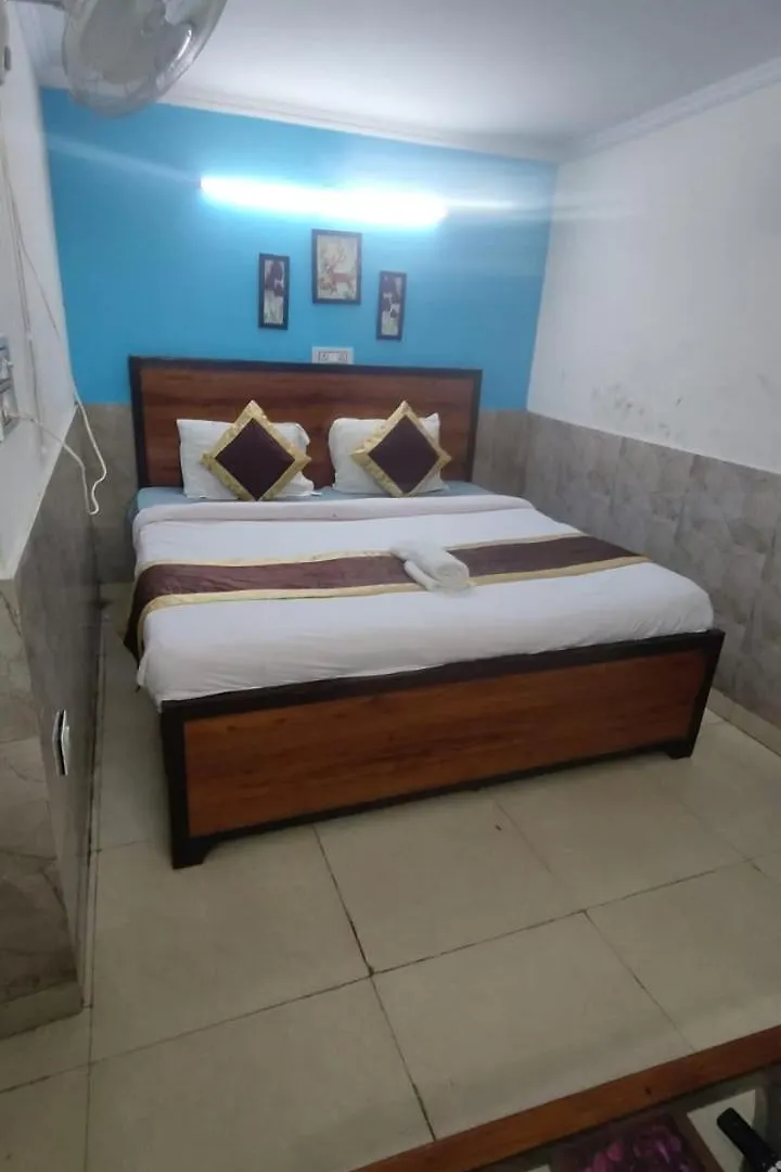 Отель Prime Rooms - Satya Niketan Nr South Campus Metro Нью-Дели Индия