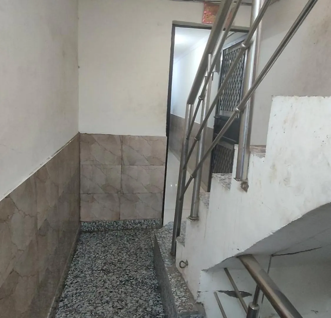 Отель Prime Rooms - Satya Niketan Nr South Campus Metro Нью-Дели Индия
