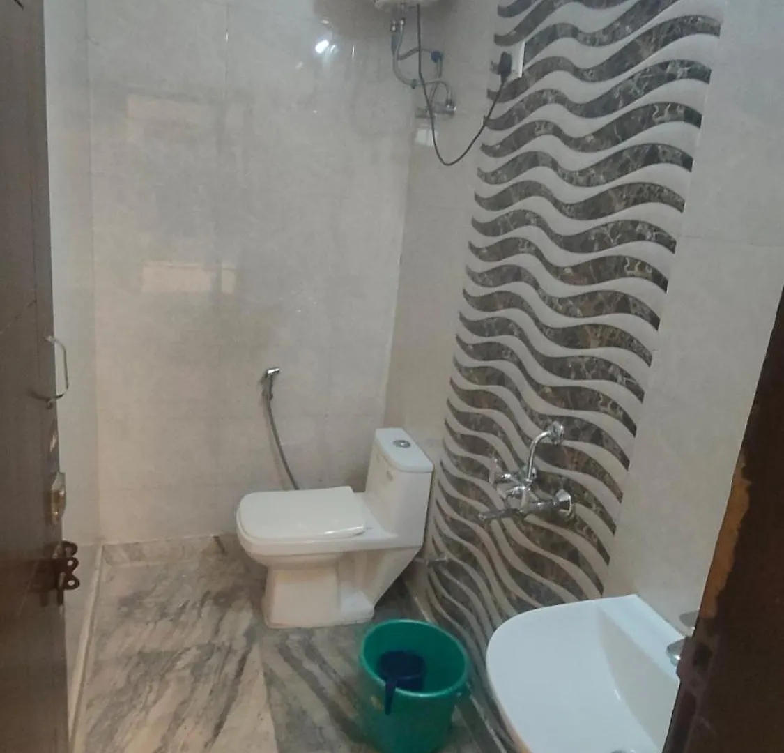 Prime Rooms - Satya Niketan Nr South Campus Metro Нью-Дели