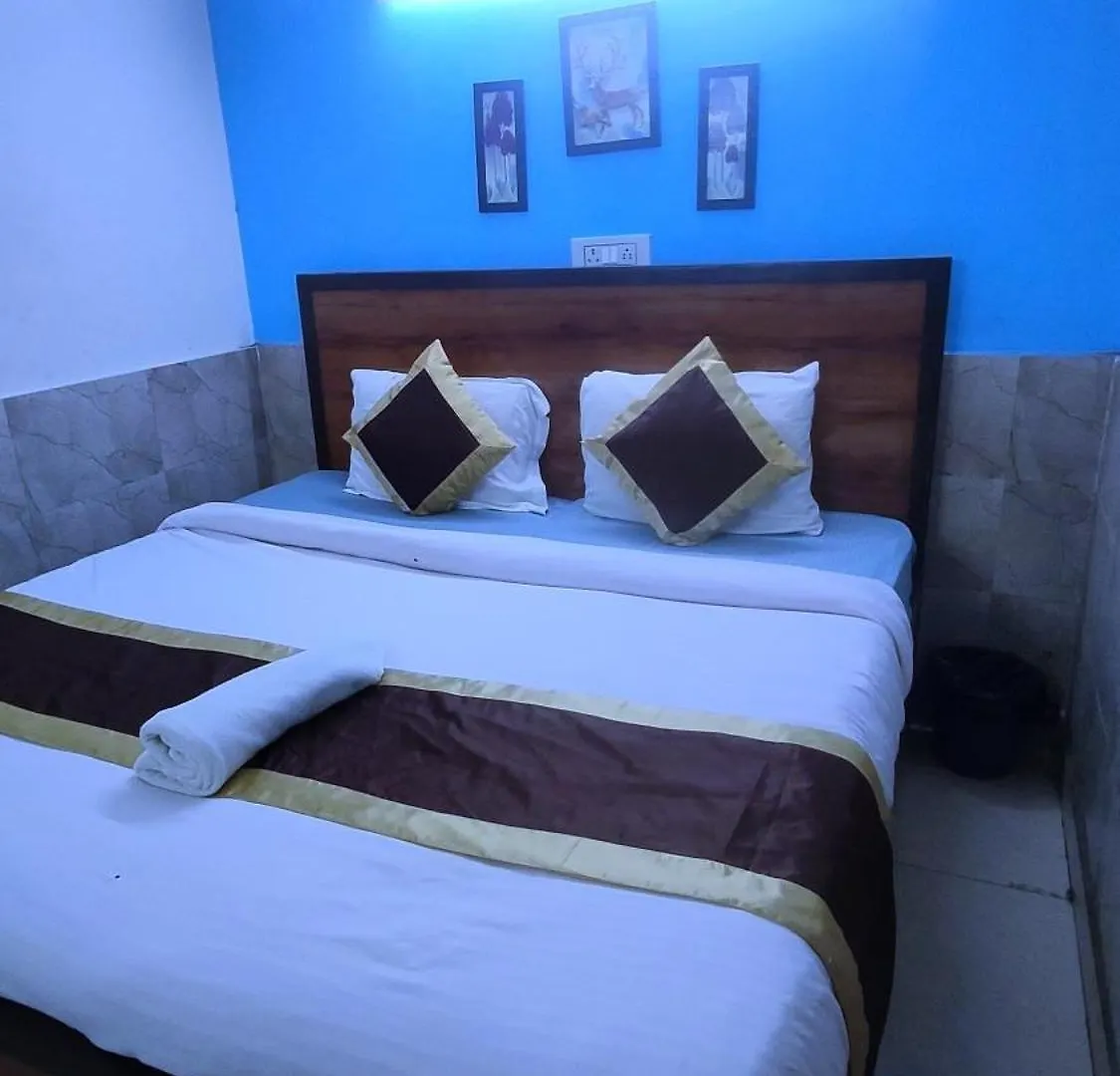 Prime Rooms - Satya Niketan Nr South Campus Metro New Delhi 0*,